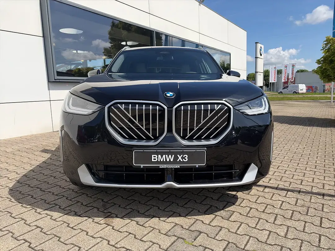 BMW X3 - Thumbnail 2