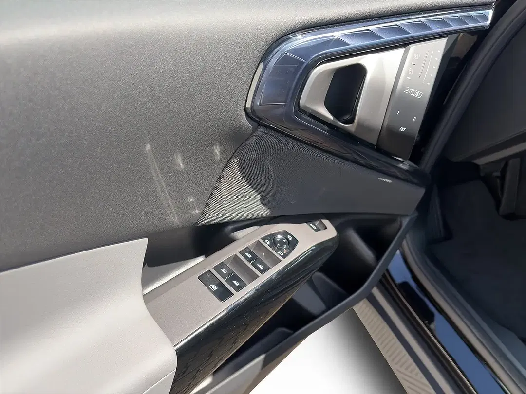 BMW X3 - Thumbnail 6