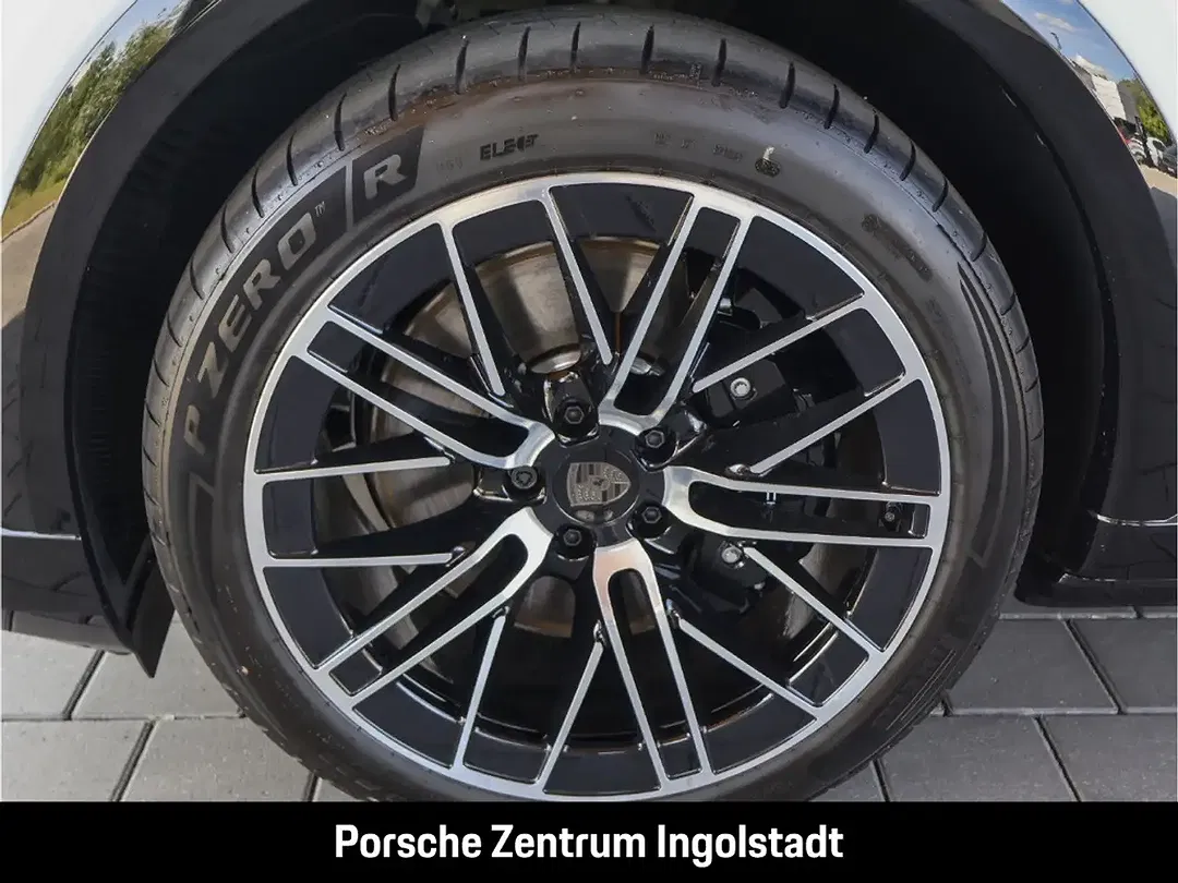 Porsche Cayenne - Thumbnail 6