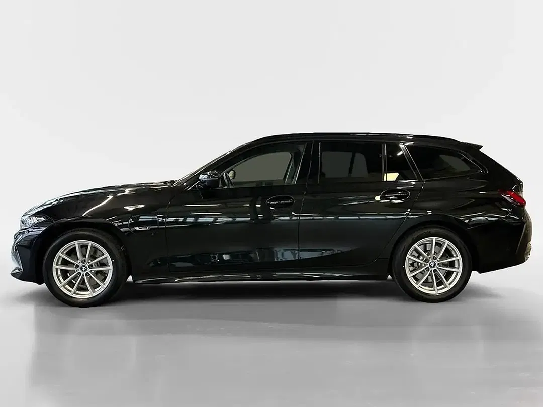 BMW 330 - Thumbnail 3