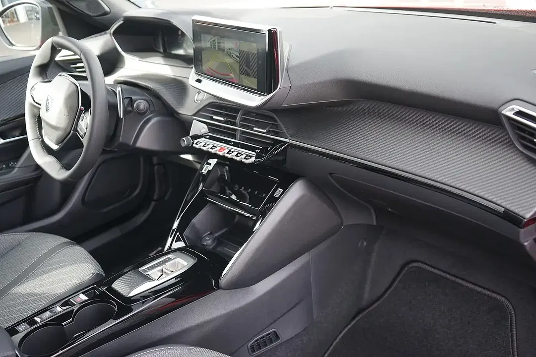 Peugeot 2008 - Thumbnail 4