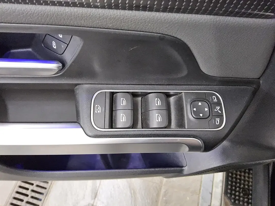 Mercedes-Benz EQB 250 - Thumbnail 9
