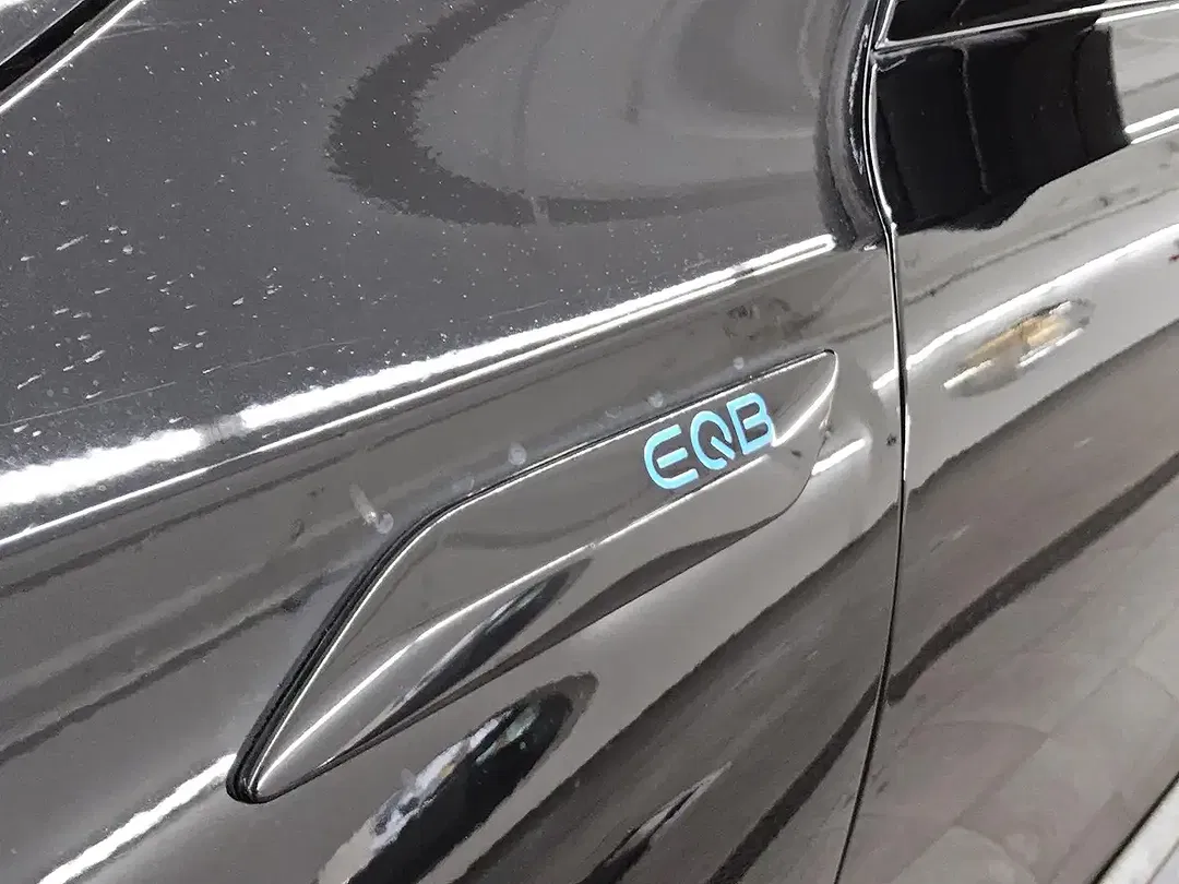 Mercedes-Benz EQB 250 - Thumbnail 11