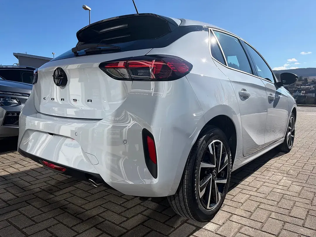 Opel Corsa - Thumbnail 3