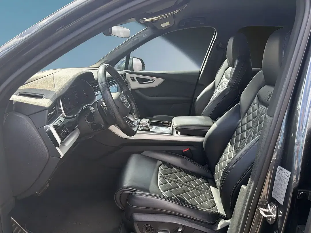 Audi SQ7 - Thumbnail 11