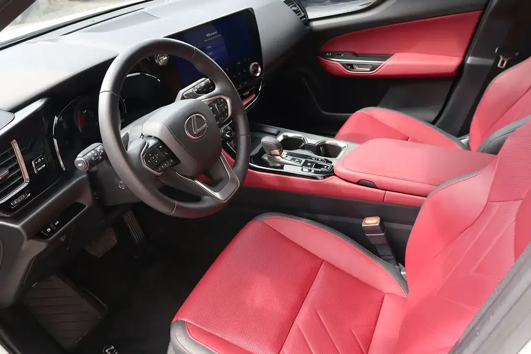 Lexus NX 450h+ - Thumbnail 6