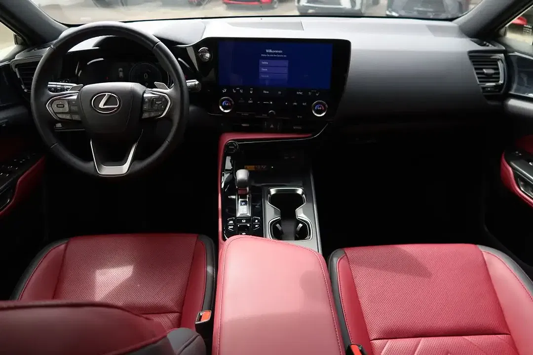 Lexus NX 450h+ - Thumbnail 7