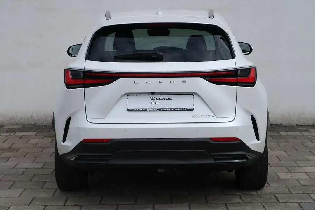 Lexus NX 450h+ - Thumbnail 3