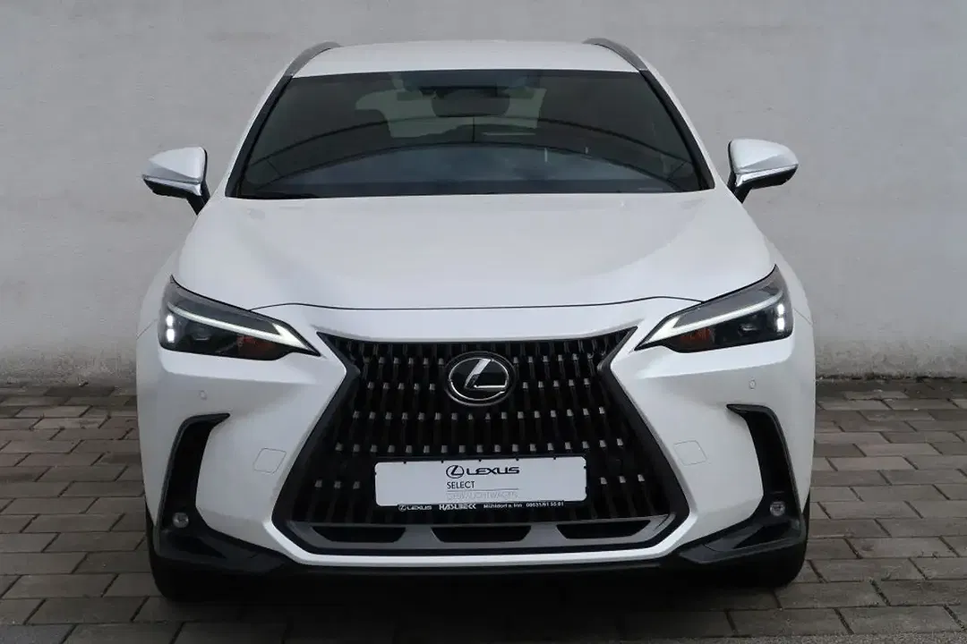 Lexus NX 450h+ - Thumbnail 5