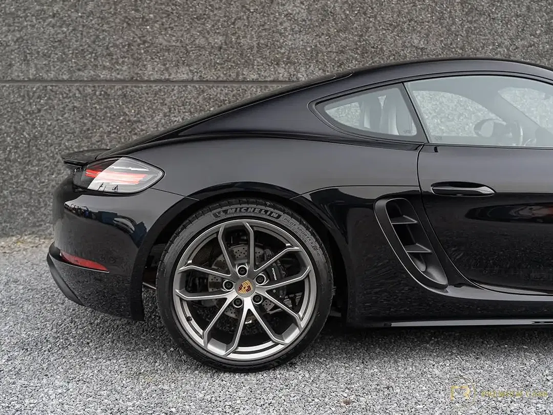 Porsche Cayman - Thumbnail 12