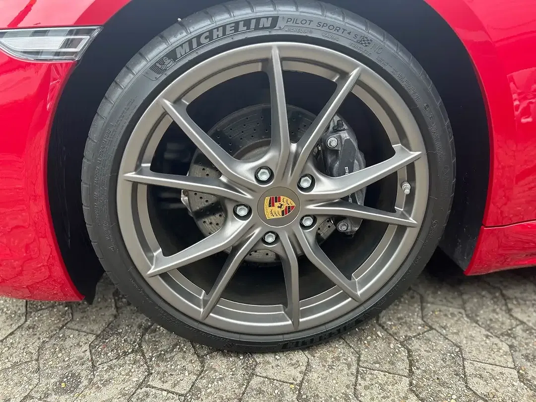 Porsche Boxster - Thumbnail 9
