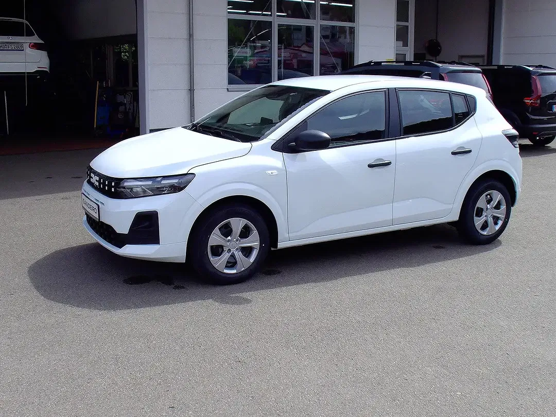 Dacia Sandero - Thumbnail 2