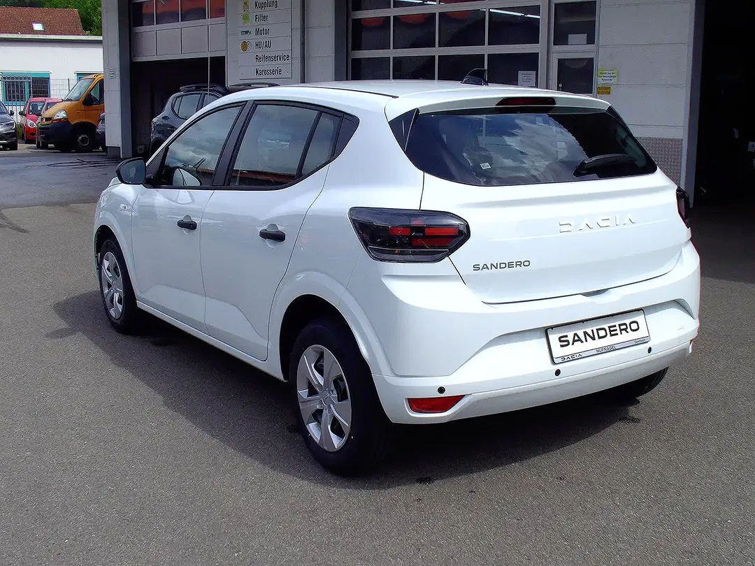 Dacia Sandero - Thumbnail 3