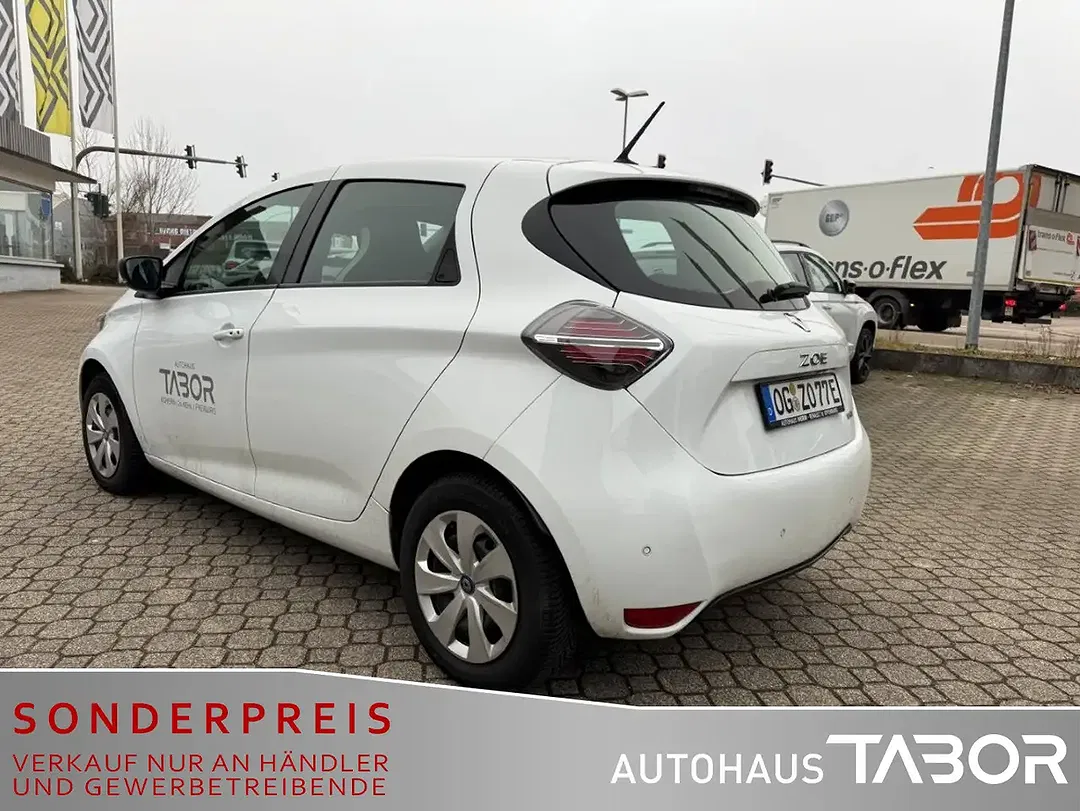 Renault ZOE - Thumbnail 2
