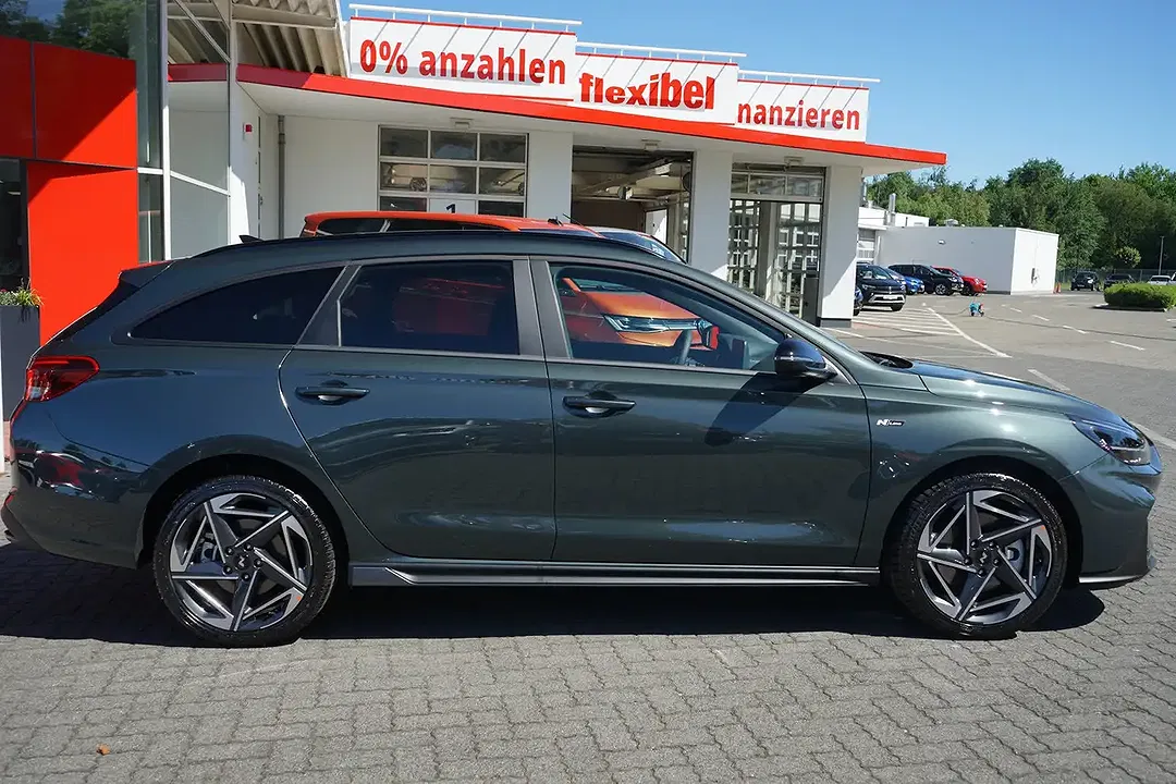 Hyundai i30 - Thumbnail 2