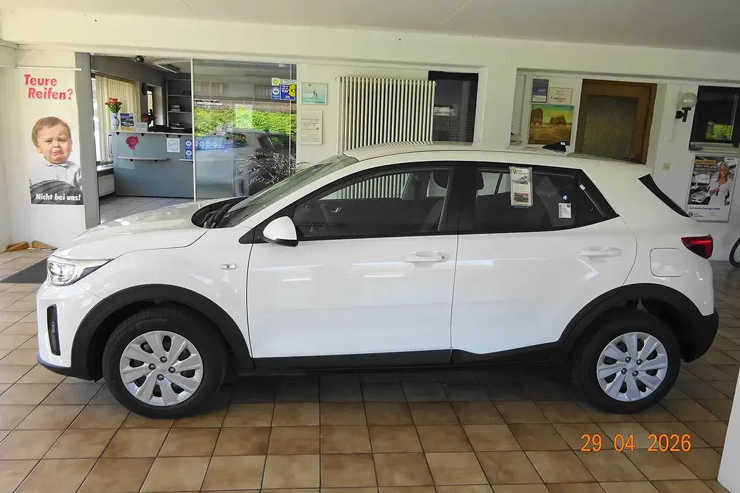 Kia Stonic - Thumbnail 3