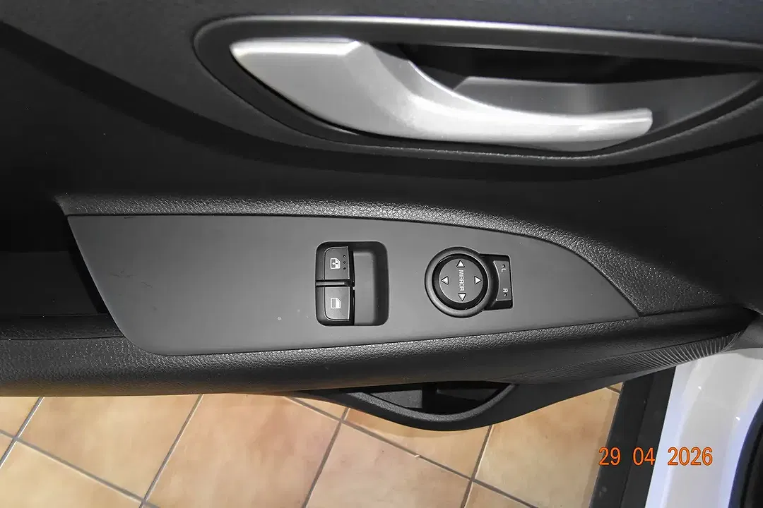 Kia Stonic - Thumbnail 8