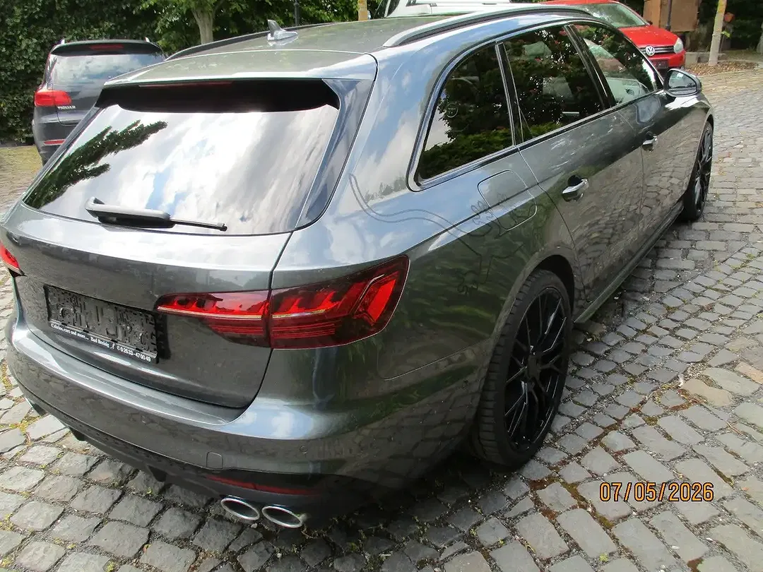 Audi S4 - Thumbnail 4