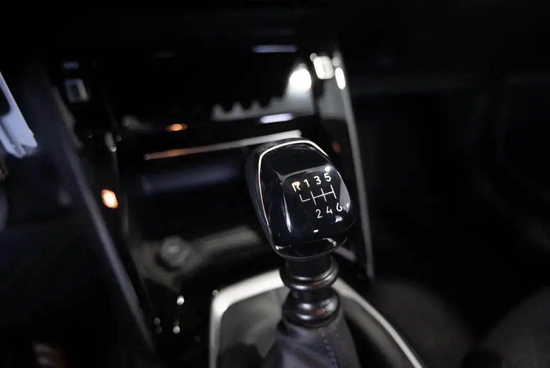 Peugeot 208 - Thumbnail 11
