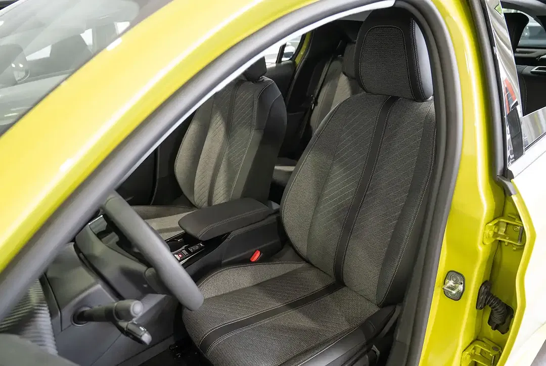 Peugeot 208 - Thumbnail 7