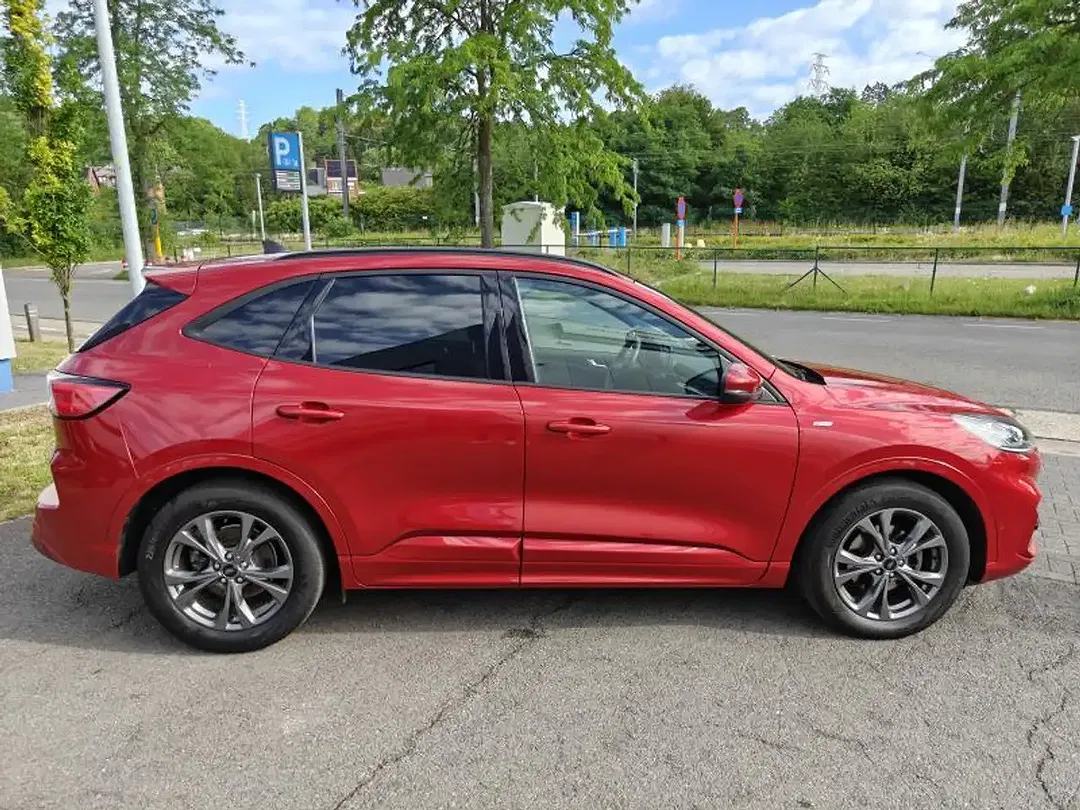 Ford Kuga - Thumbnail 2