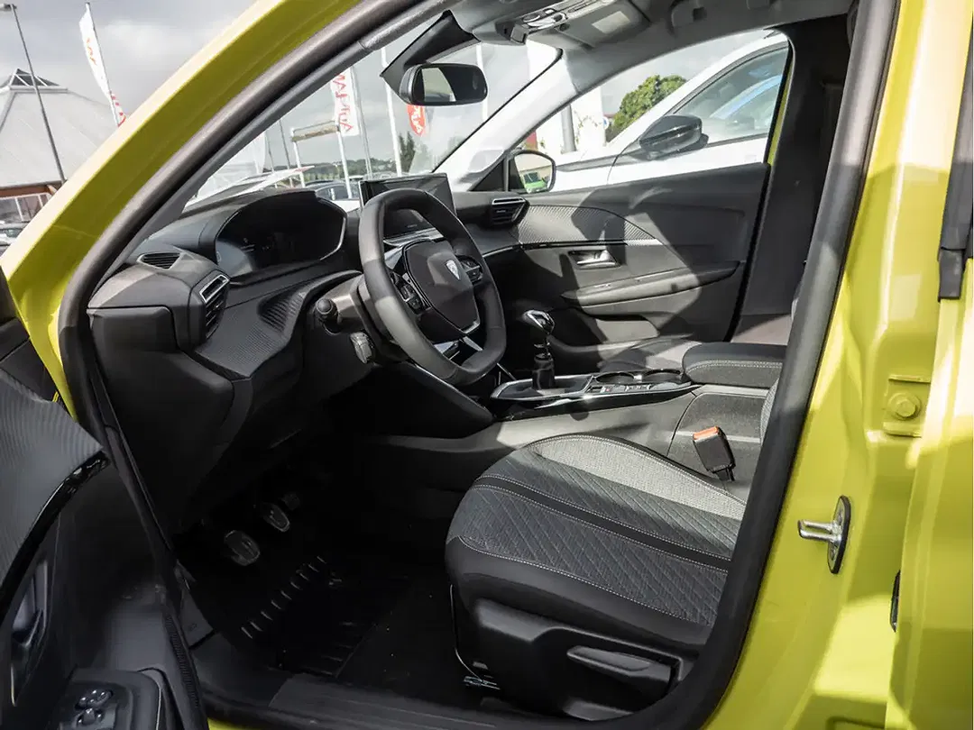Peugeot 208 - Thumbnail 10