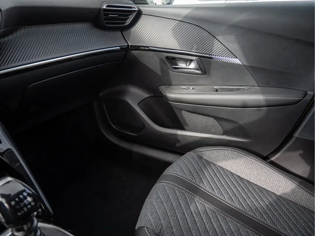 Peugeot 208 - Thumbnail 15