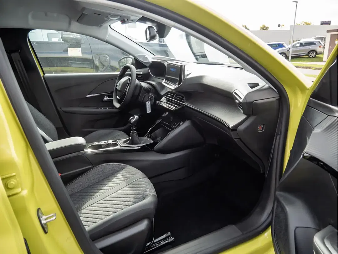 Peugeot 208 - Thumbnail 7