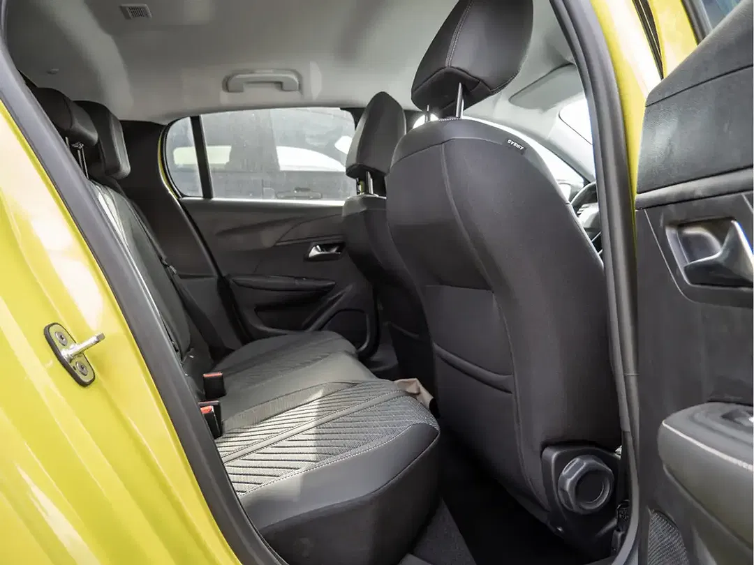 Peugeot 208 - Thumbnail 8