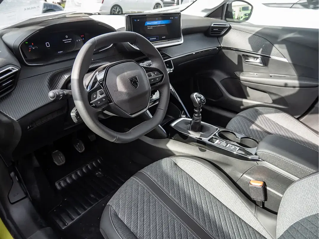 Peugeot 208 - Thumbnail 9