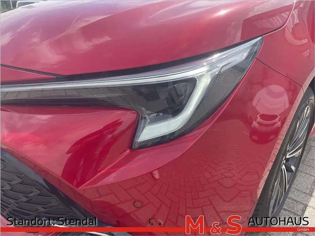 Toyota Corolla - Thumbnail 6