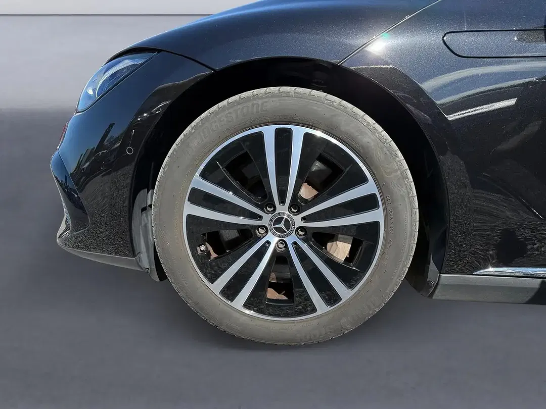 Mercedes-Benz EQE 300 - Thumbnail 4