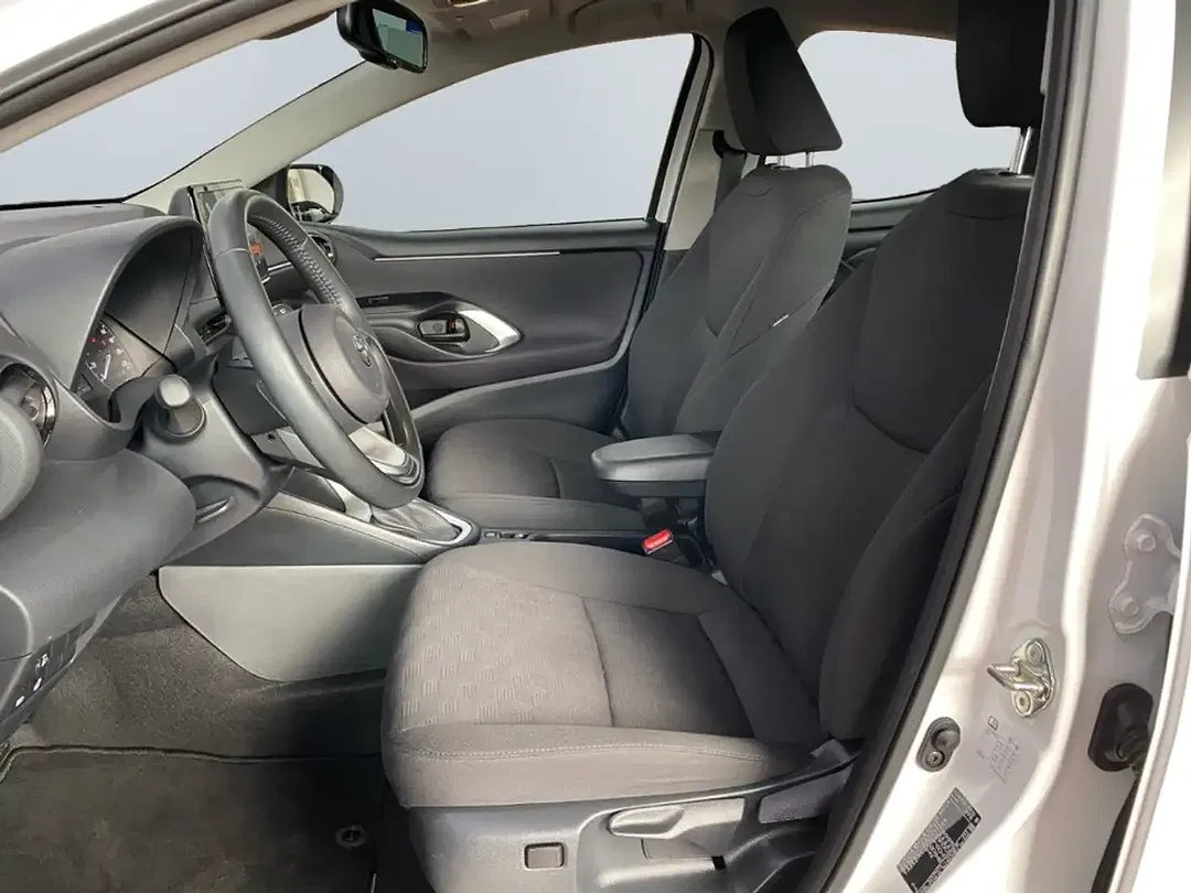Toyota Yaris - Thumbnail 7