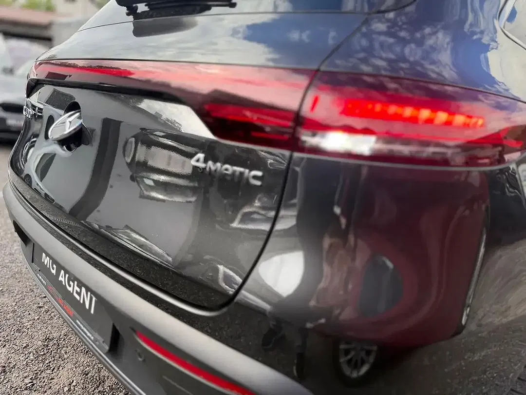 Mercedes-Benz EQC 400 - Thumbnail 3