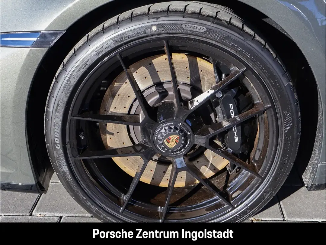 Porsche 911 - Thumbnail 5