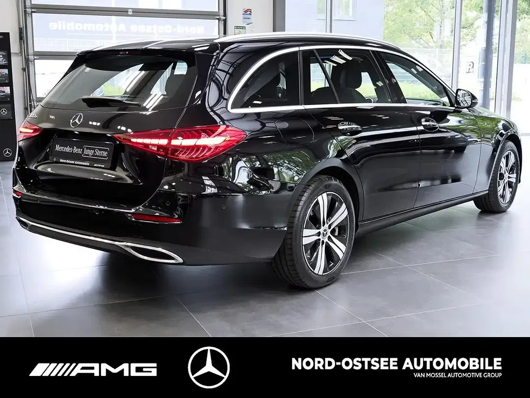 Mercedes-Benz C 300 - Thumbnail 4