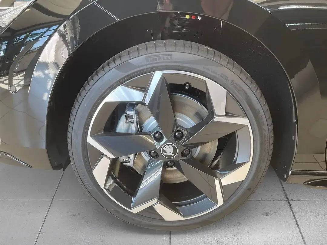 Skoda Superb - Thumbnail 6