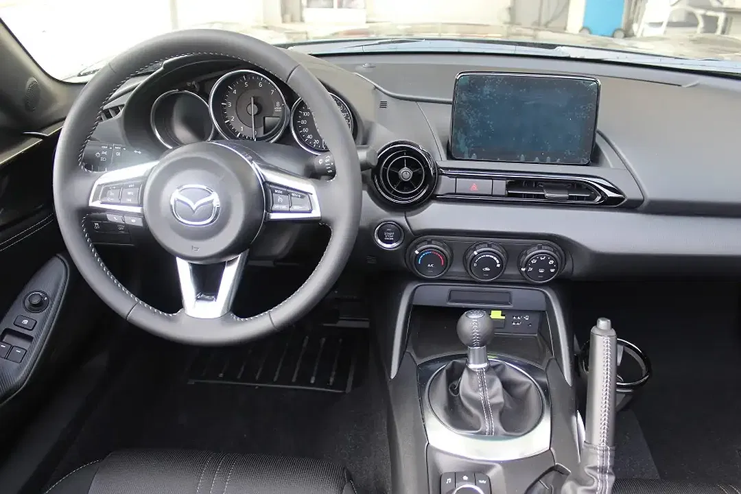 Mazda MX-5 - Thumbnail 13