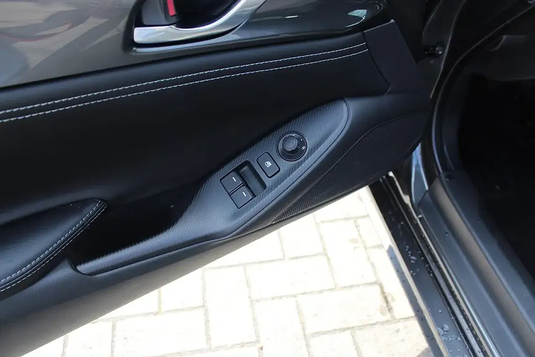 Mazda MX-5 - Thumbnail 7