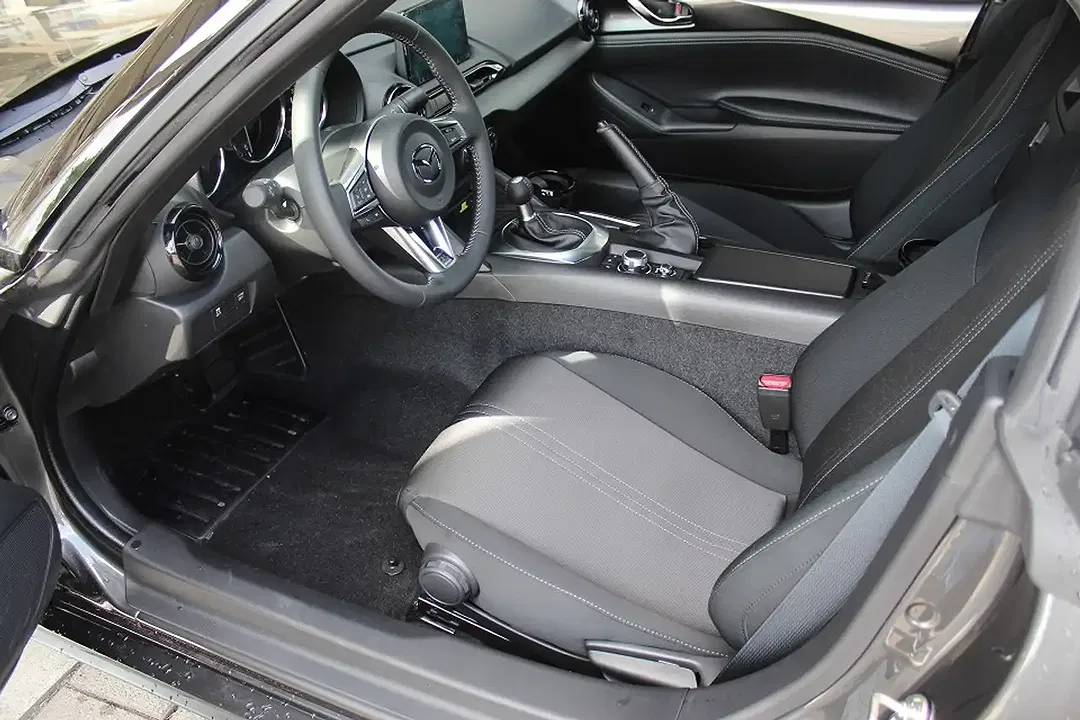 Mazda MX-5 - Thumbnail 8