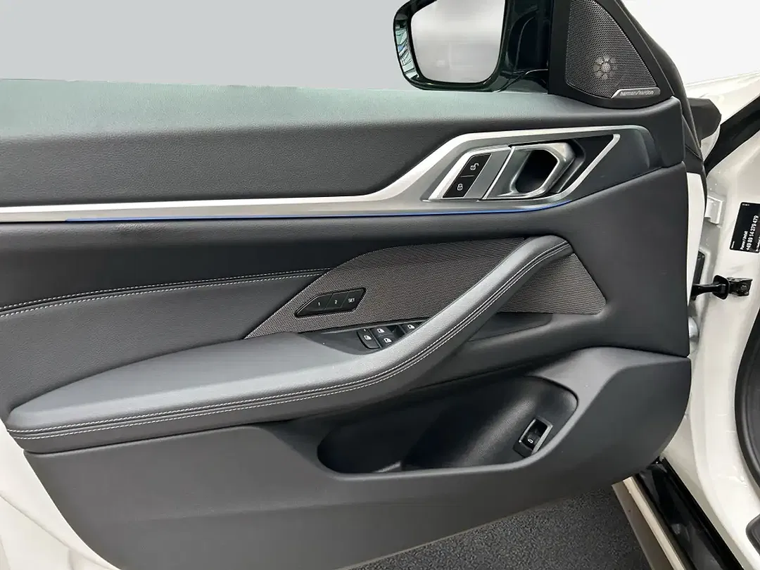 BMW M4 - Thumbnail 19