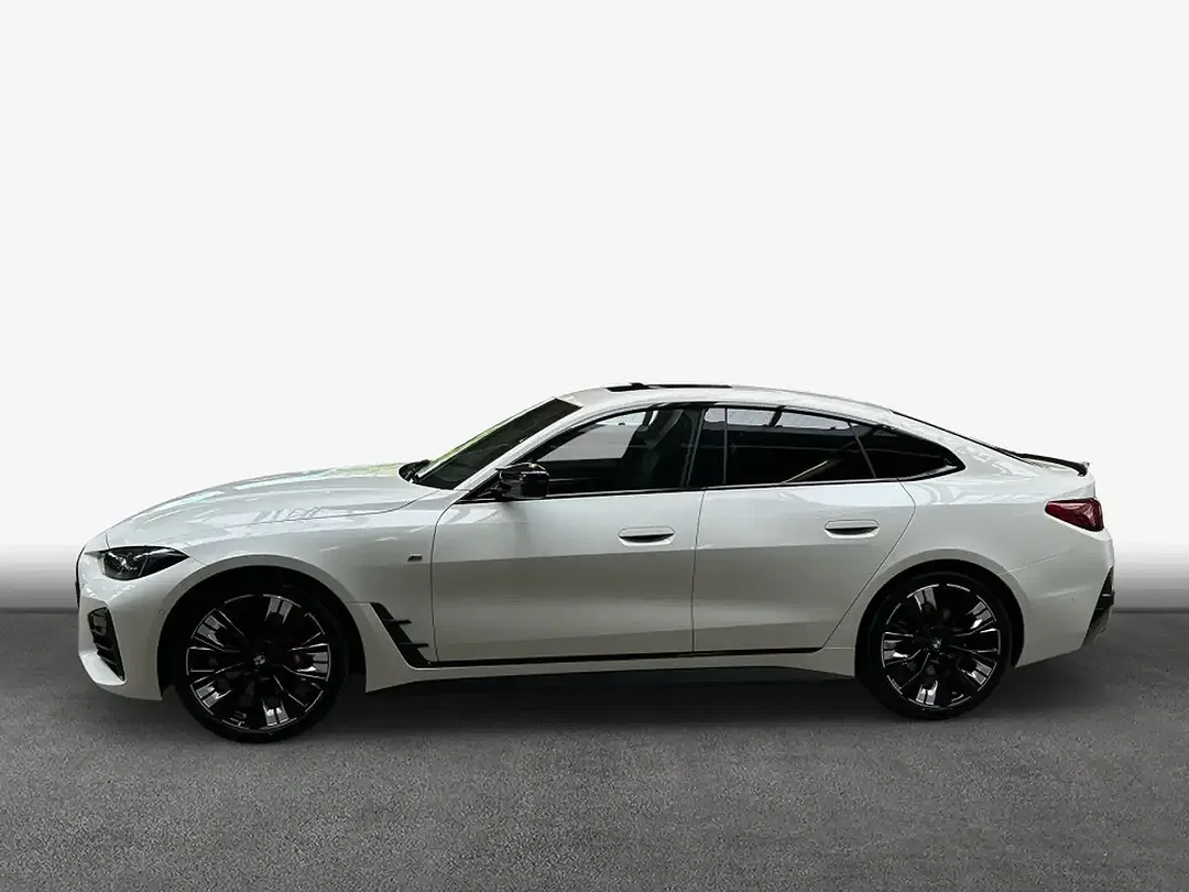 BMW M4 - Thumbnail 4