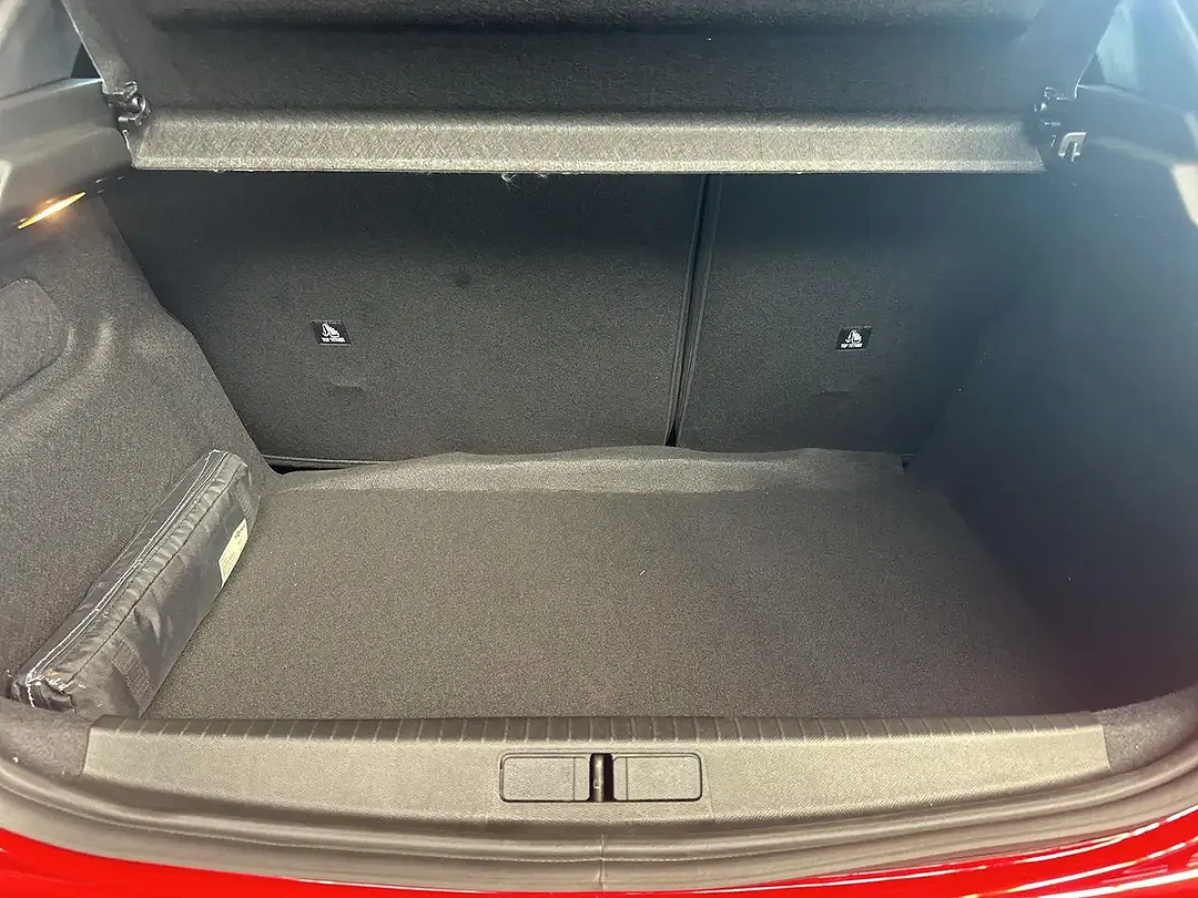 Peugeot 208 - Thumbnail 8
