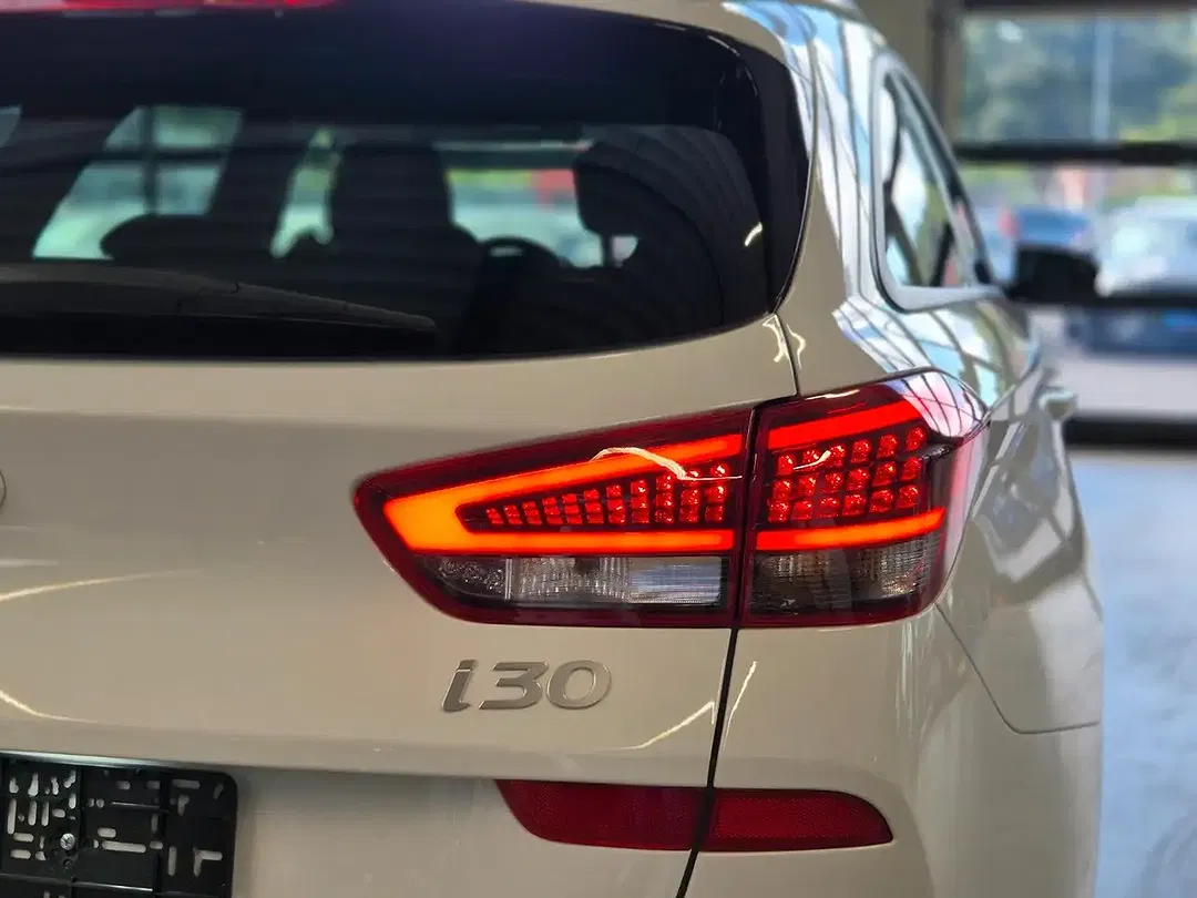 Hyundai i30 - Thumbnail 11