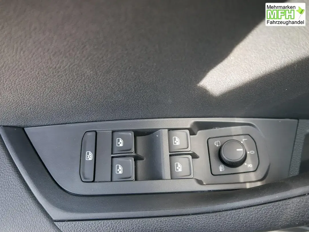 Skoda Karoq - Thumbnail 9