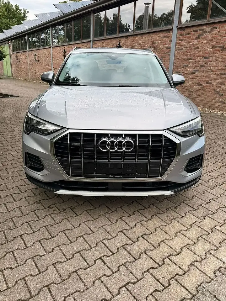 Audi Q3 - Thumbnail 11