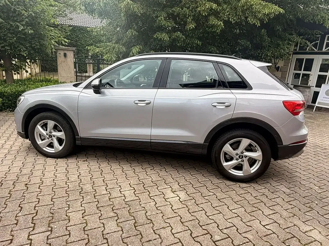 Audi Q3 - Thumbnail 12