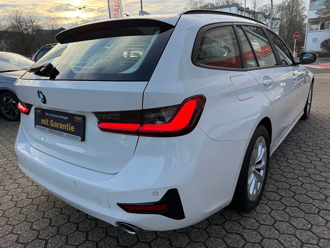 BMW 320 - Thumbnail 5