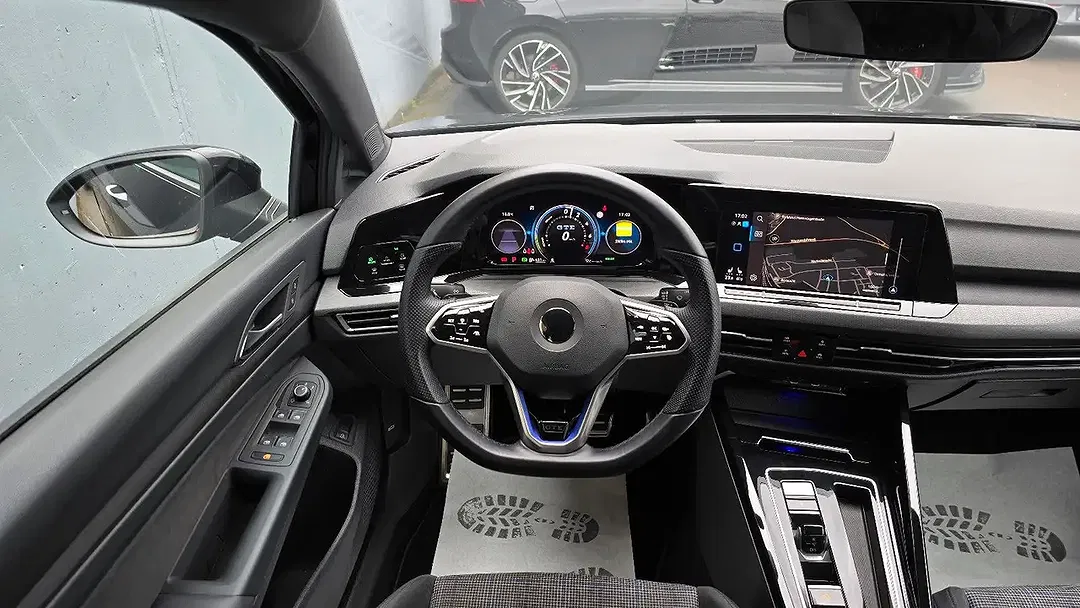 Volkswagen Golf - Thumbnail 10