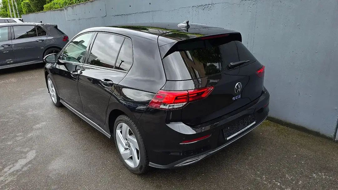 Volkswagen Golf - Thumbnail 3